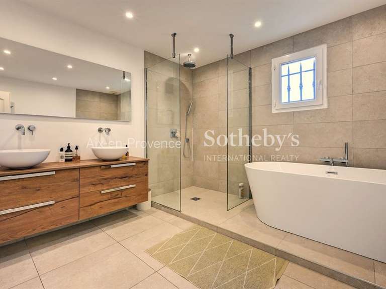 Maison Aix-en-Provence - 5 chambres - 290m²