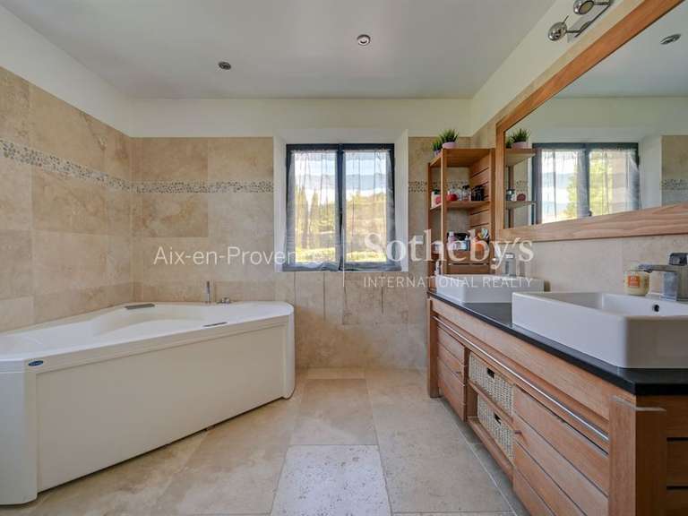 Maison Aix-en-Provence - 4 chambres - 240m²