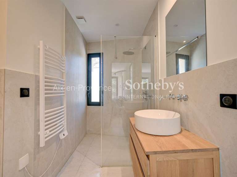 Maison Aix-en-Provence - 4 chambres - 166m²