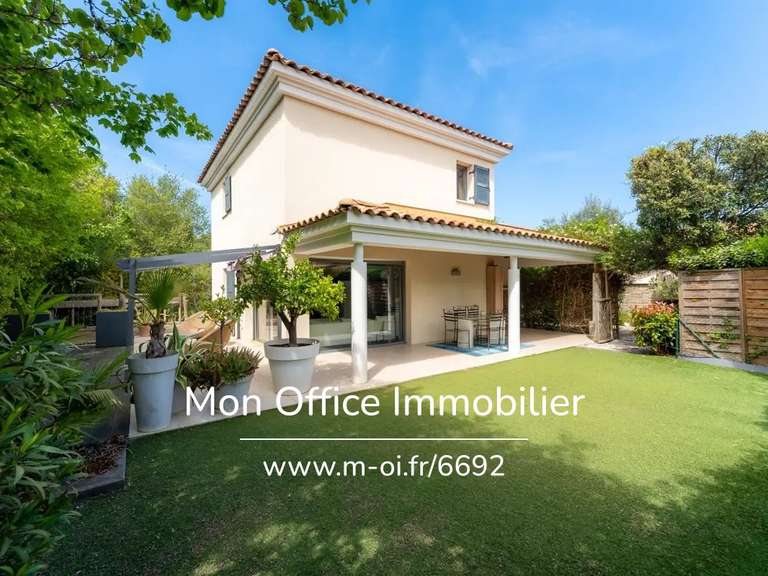 Maison Aix-en-Provence - 3 chambres - 101m²