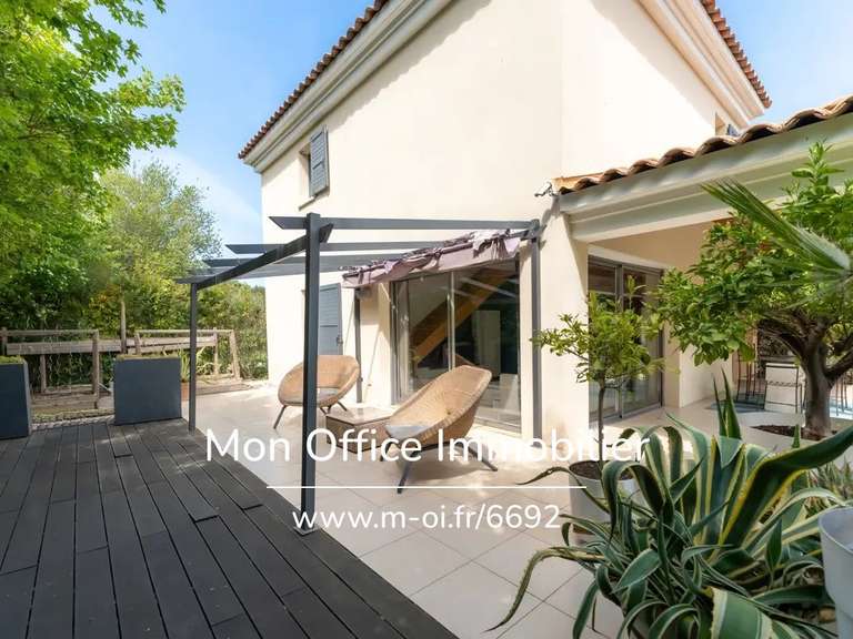 Maison Aix-en-Provence - 3 chambres - 101m²
