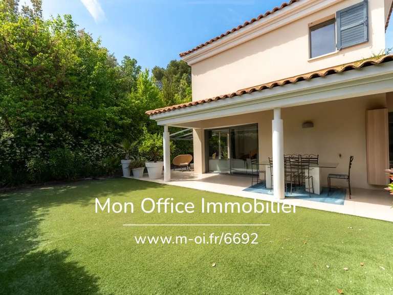 Maison Aix-en-Provence - 3 chambres - 101m²