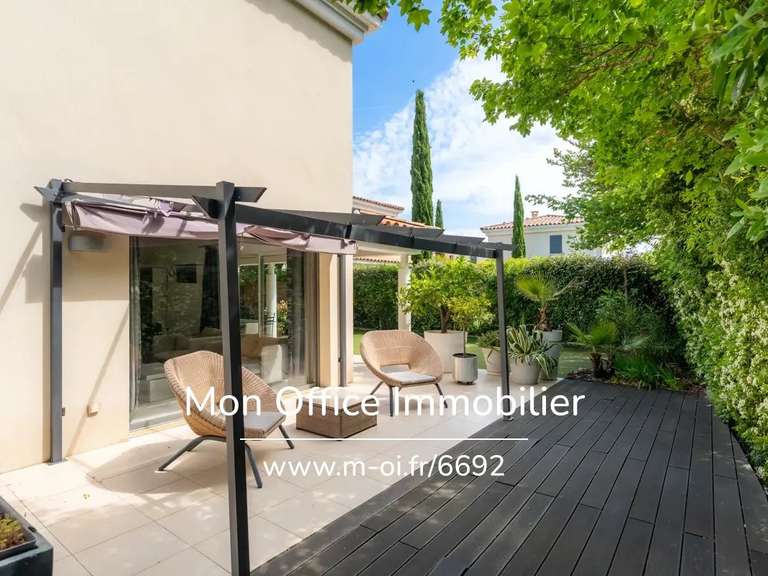 Maison Aix-en-Provence - 3 chambres - 101m²