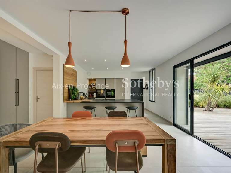 Maison Aix-en-Provence - 5 chambres - 200m²