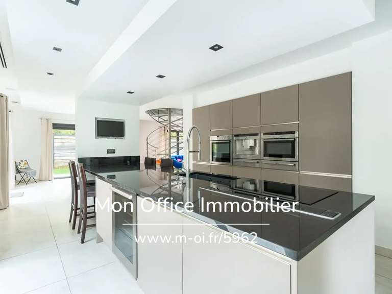 Maison Aix-en-Provence - 4 chambres - 180m²