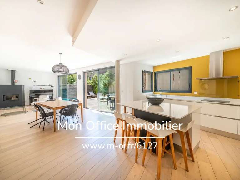 Maison Aix-en-Provence - 5 chambres - 150m²
