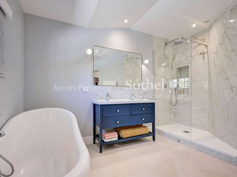 Maison Aix-en-Provence - 5 chambres - 320m²