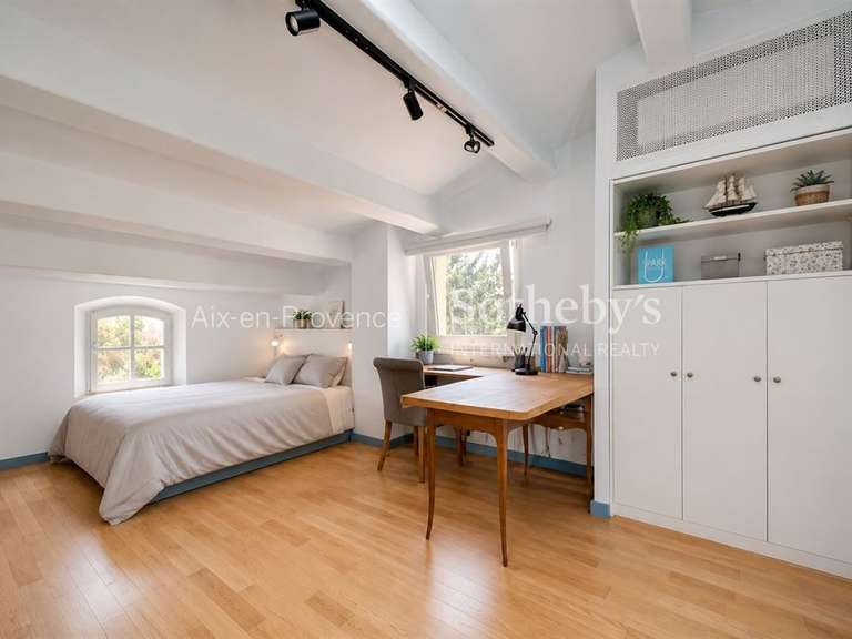 House Aix-en-Provence - 5 bedrooms - 320m²