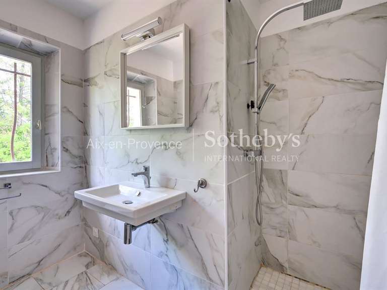 Maison Aix-en-Provence - 6 chambres - 270m²