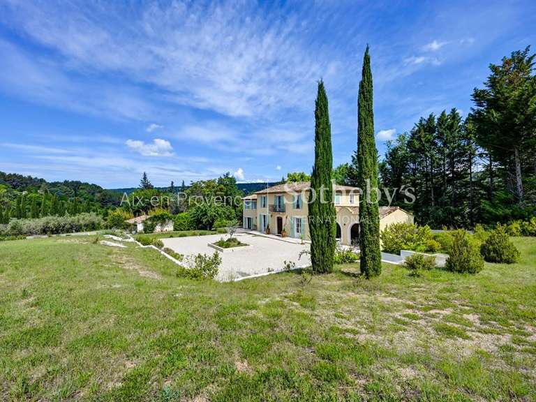 Maison Aix-en-Provence - 6 chambres - 270m²