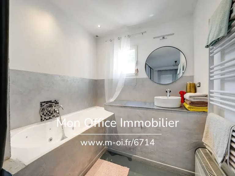 Maison Aix-en-Provence - 4 chambres - 107m²