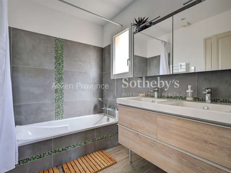 Maison Aix-en-Provence - 4 chambres - 172m²