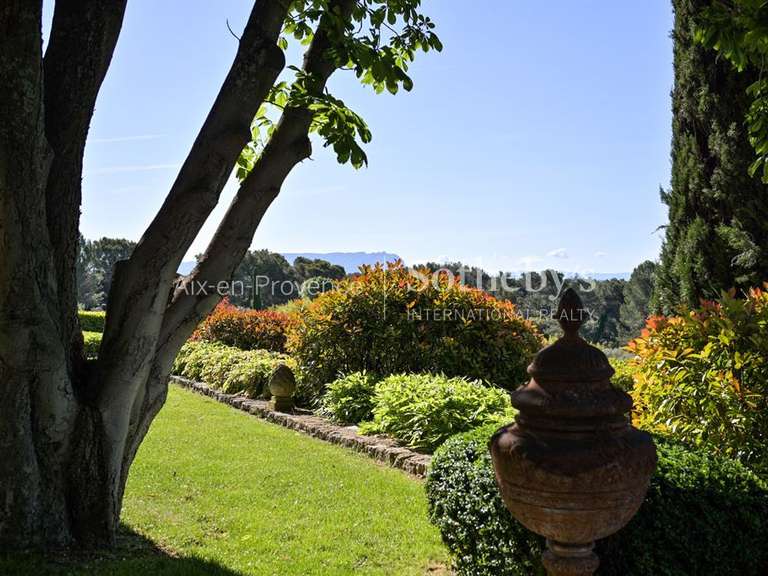 Maison Aix-en-Provence - 8 chambres - 765m²