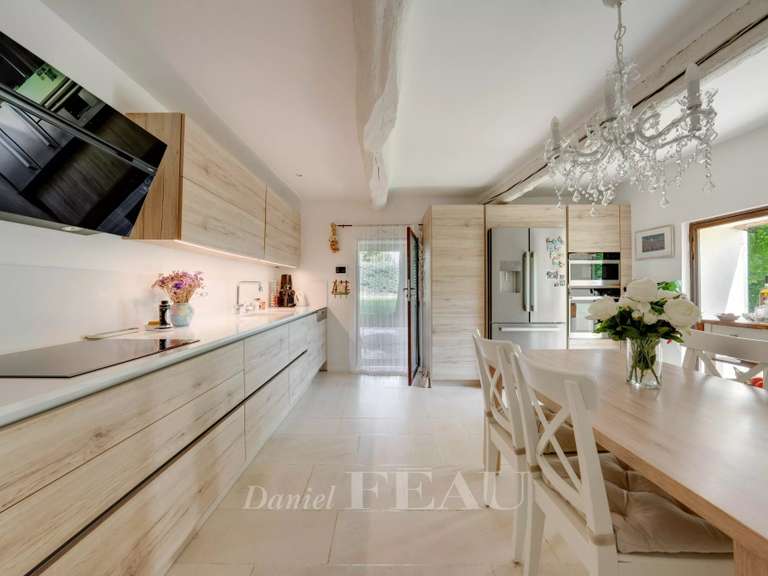 Maison Aix-en-Provence - 3 chambres - 197m²