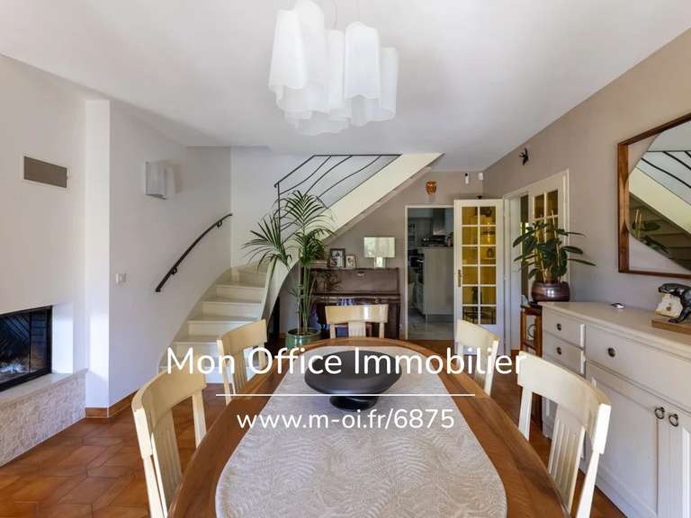 Maison Aix-en-Provence - 4 chambres - 125m²