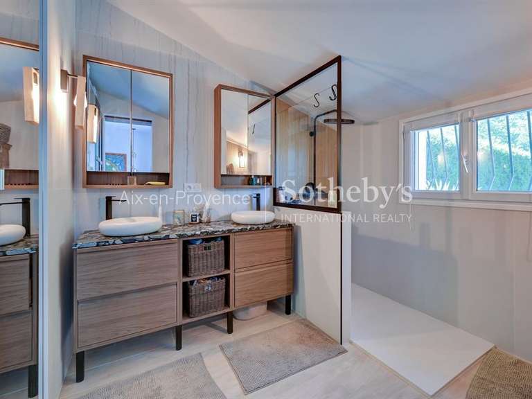 Maison Aix-en-Provence - 5 chambres - 190m²