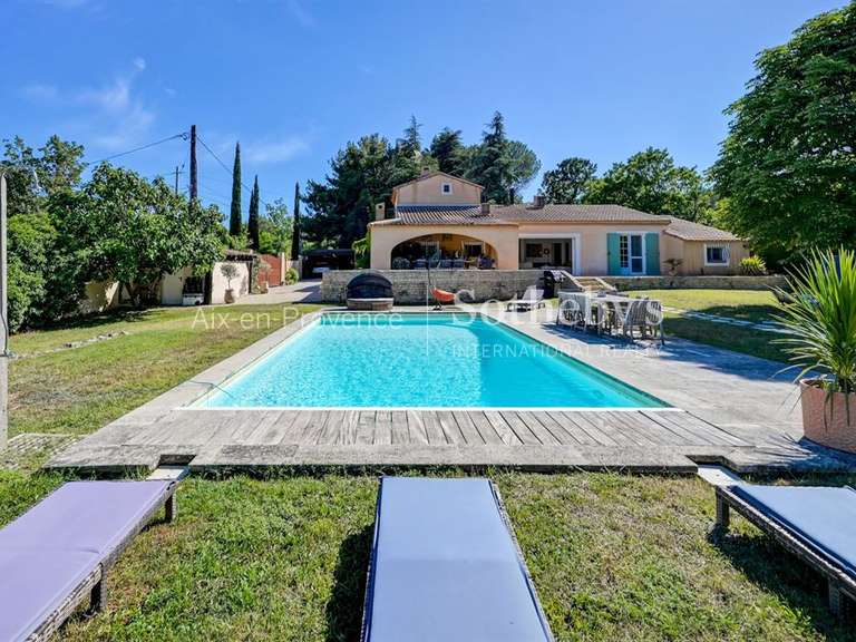 Maison Aix-en-Provence - 5 chambres - 190m²