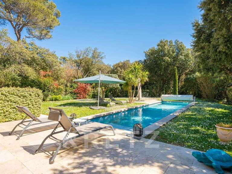 Maison Aix-en-Provence - 4 chambres - 223m²