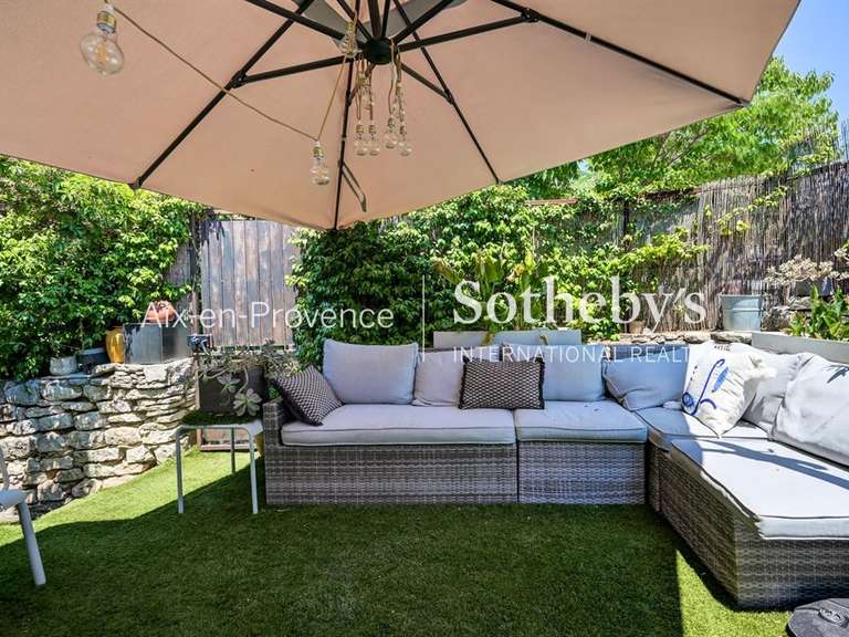 Maison Aix-en-Provence - 3 chambres - 127m²