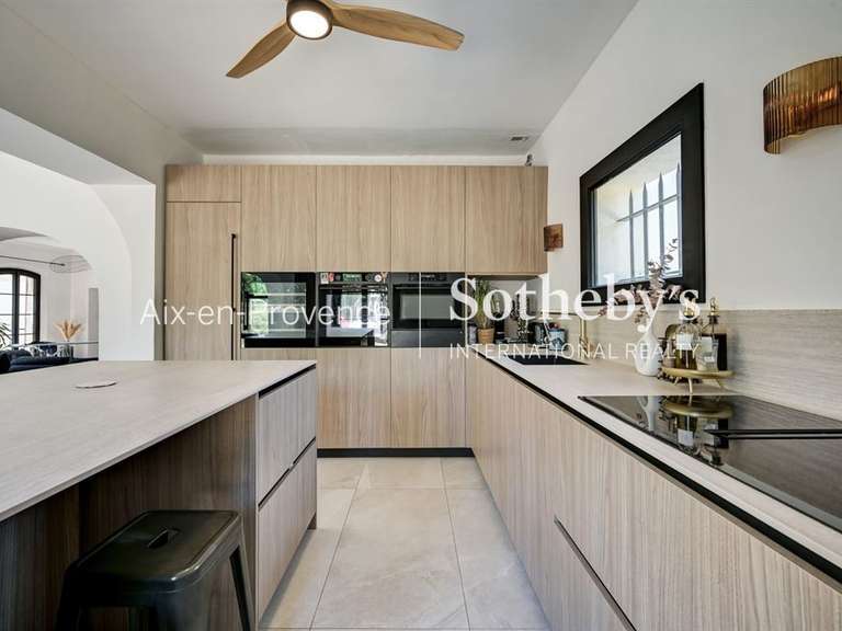 Maison Aix-en-Provence - 5 chambres - 210m²