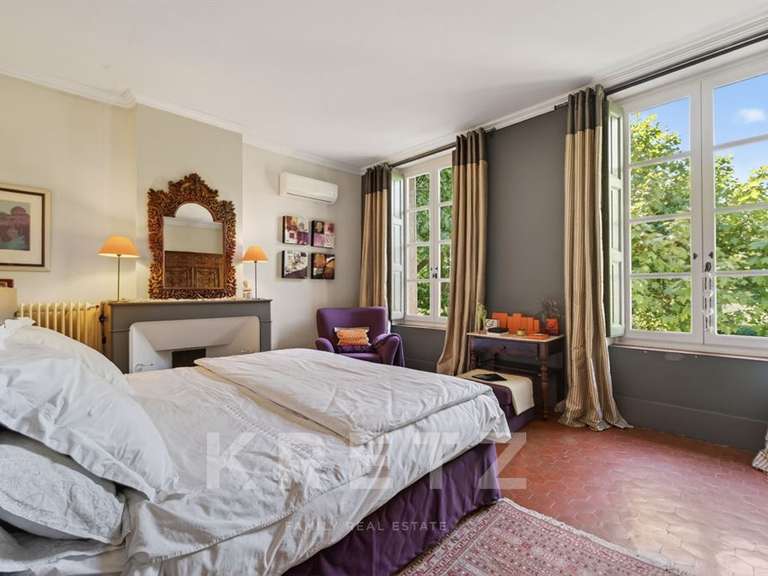 Maison Aix-en-Provence - 5 chambres - 300m²
