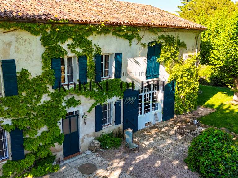 Maison Aix-en-Provence - 6 chambres - 330m²