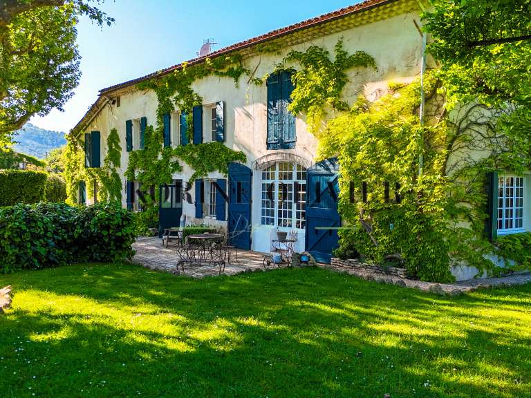 Maison Aix-en-Provence - 6 chambres - 330m²