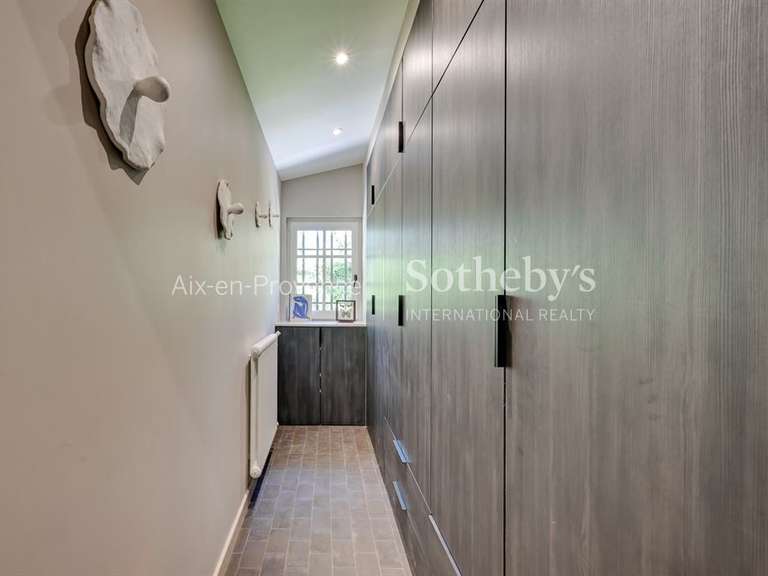 Maison Aix-en-Provence - 5 chambres - 223m²
