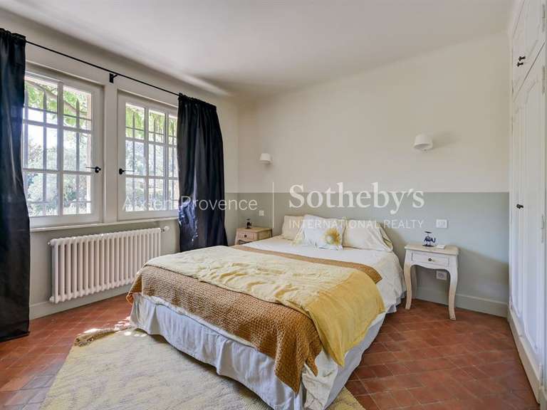 Maison Aix-en-Provence - 5 chambres - 223m²