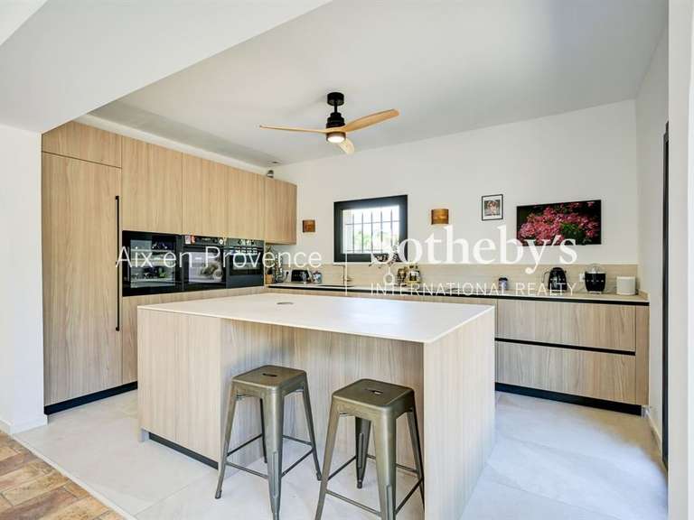 Maison Aix-en-Provence - 5 chambres - 210m²