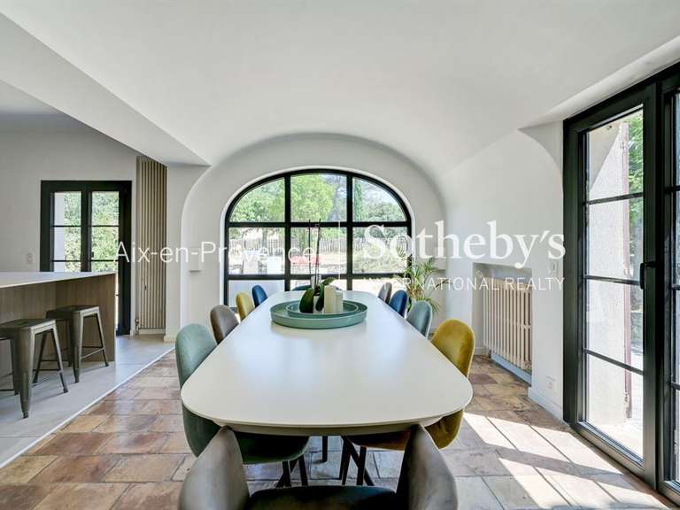 Maison Aix-en-Provence - 5 chambres - 210m²
