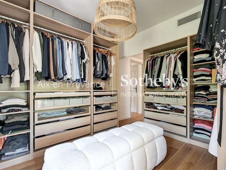 Maison Aix-en-Provence - 5 chambres - 210m²