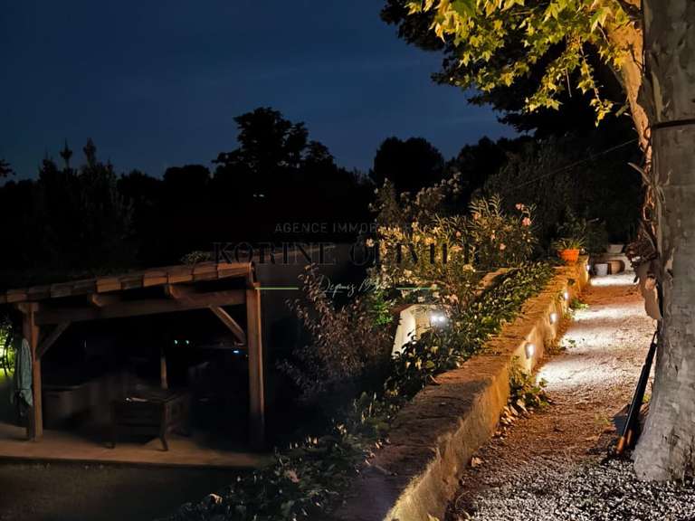 Maison Aix-en-Provence - 4 chambres - 183m²