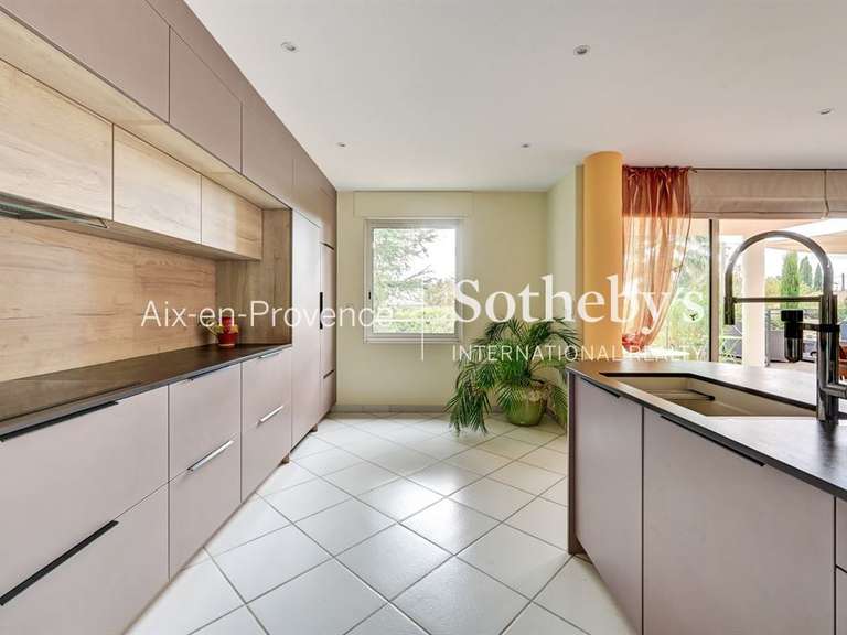 Maison Aix-en-Provence - 4 chambres - 194m²
