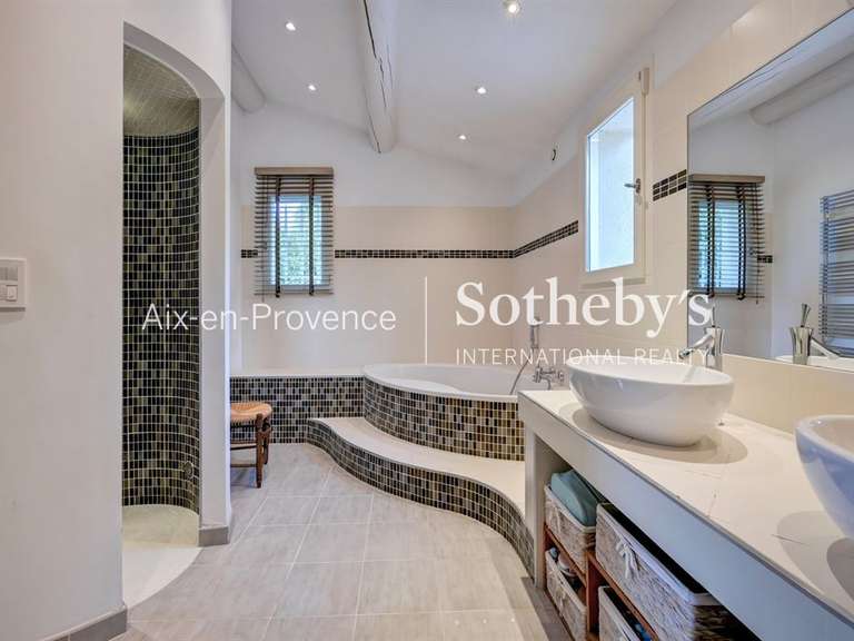 Maison Aix-en-Provence - 6 chambres - 250m²