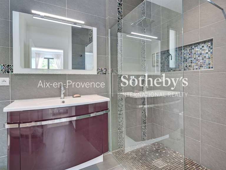 Maison Aix-en-Provence - 5 chambres - 210m²