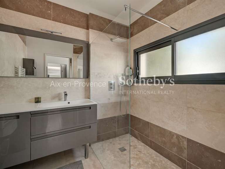 Maison Aix-en-Provence - 4 chambres - 210m²