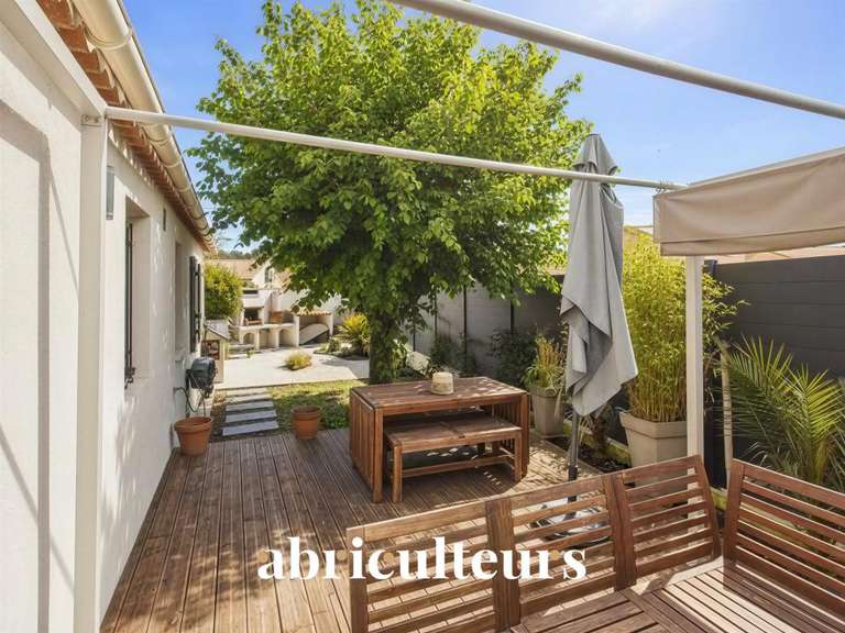 Maison Aix-en-Provence - 3 chambres - 106m²
