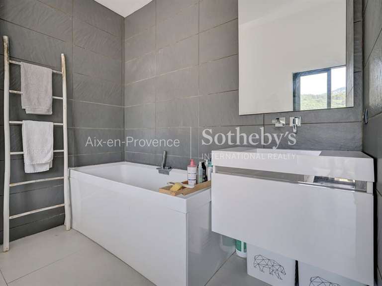 Maison Aix-en-Provence - 4 chambres - 170m²