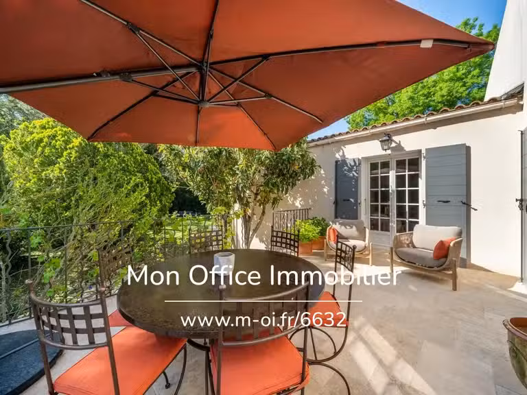 Maison Aix-en-Provence - 5 chambres - 241m²