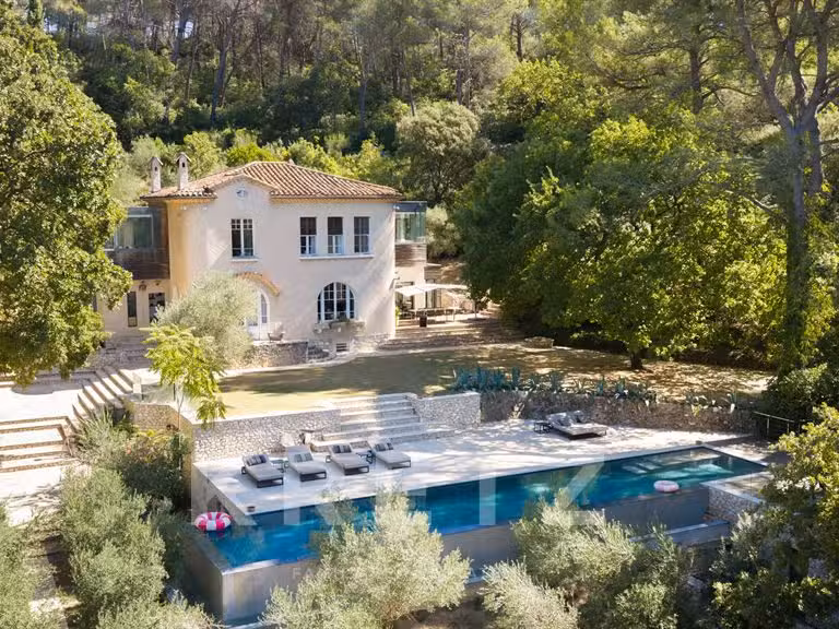 Maison Aix-en-Provence - 7 chambres - 539m²