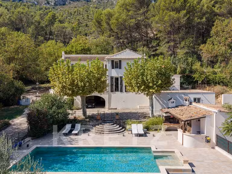 House Aix-en-Provence - 15 bedrooms - 360m²