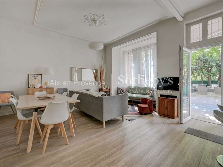 Maison Aix-en-Provence - 6 chambres - 270m²