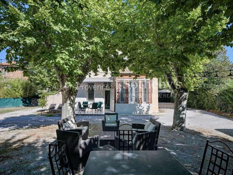 Maison Aix-en-Provence - 6 chambres - 270m²