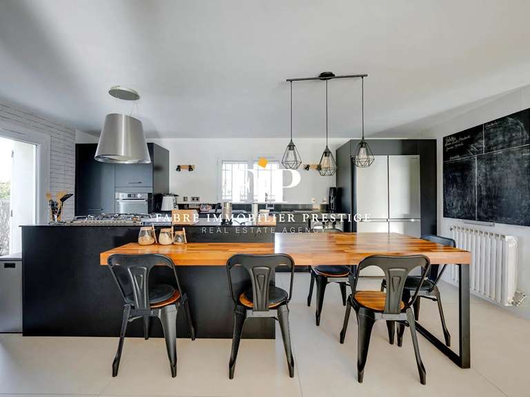 Maison Aix-en-Provence - 5 chambres - 200m²