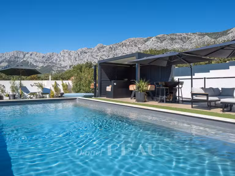Maison Aix-en-Provence - 3 chambres - 169m²