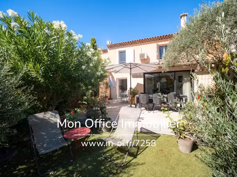 Maison Aix-en-Provence - 3 chambres - 112m²