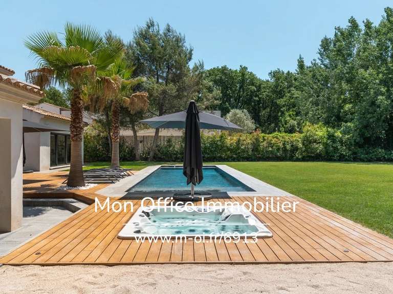 Villa Aix-en-Provence - 4 bedrooms - 250m²