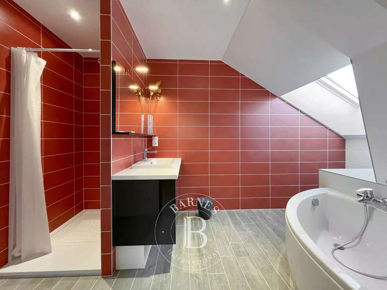 Maison Aix-les-Bains - 4 chambres - 255m²