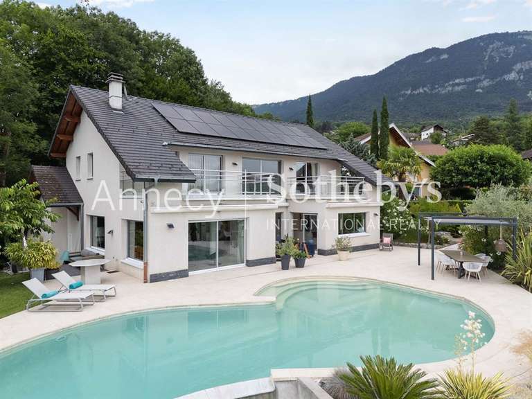 Maison Aix-les-Bains - 4 chambres - 182m²